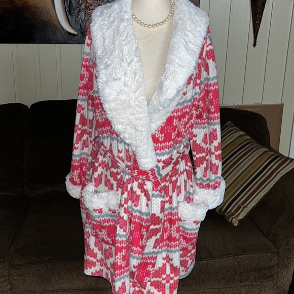Kenzie • Small/Medium • Pink • Snowflakes • Christmas • Plush • Fuzzy Fur • Robe - Picture 2 of 14